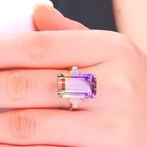✨✨Gold Amethyst Baguette Ring✨✨